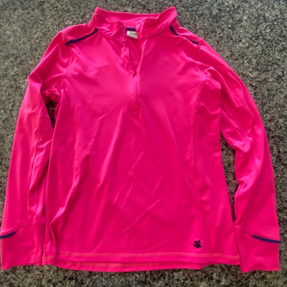 Birdies & Bows golf pullover in hot pink with navy blue trim.